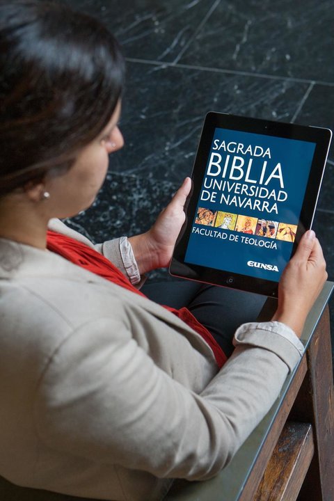 La Biblia digital en una tablet. 